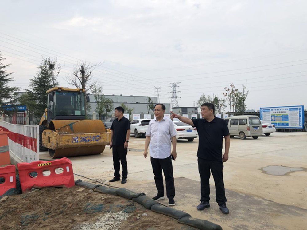 爱游戏(ayx)中国官方网站党委委员、副总经理张岩到侯寨新镇区安置区调研项目建设工作