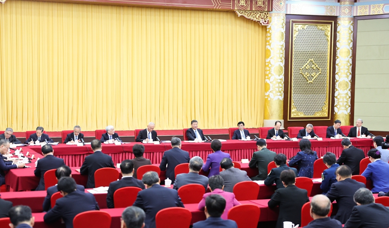 习近平在看望参加政协会议的民盟民进教育界委员时强调： 强化教育对科技和人才支撑作用? 形成人才辈出人尽其才才尽其用生动局面